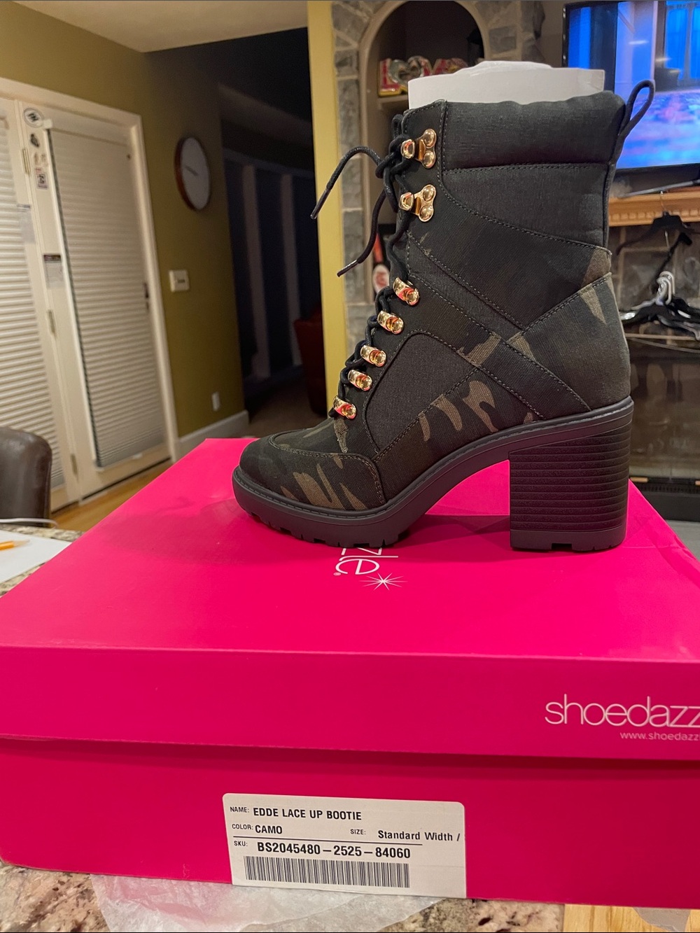 NWT Shoe Dazzle Camo Lace-Up Block Heel Bootie - Black/Olive